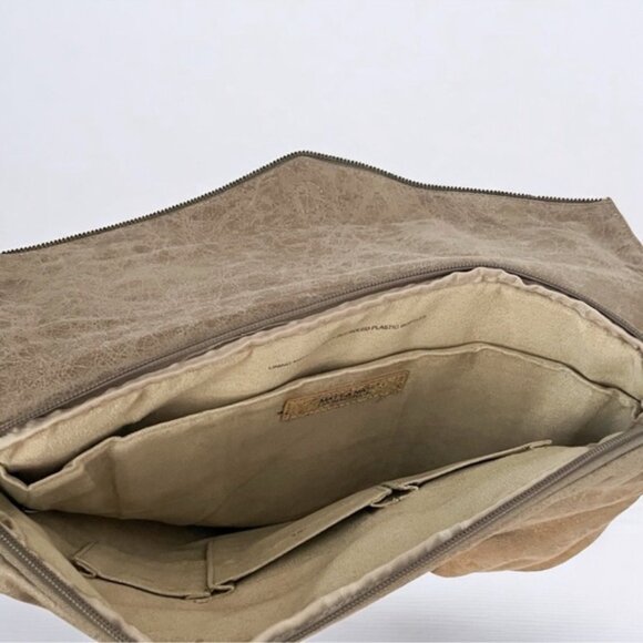 Matt & Nat taupe fabric envelope shoulder bag with zipper detail - Picture 7 of 12